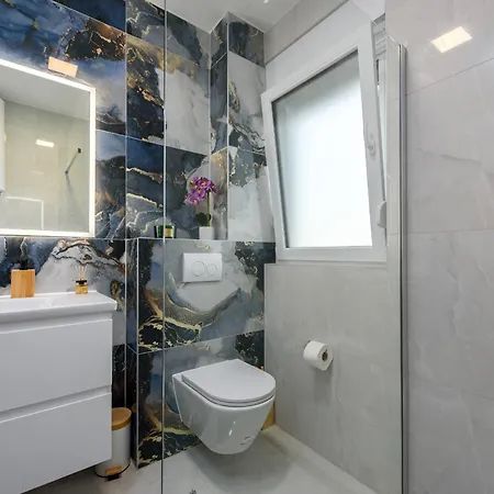 Deluxe Anelle With Jacuzzi *