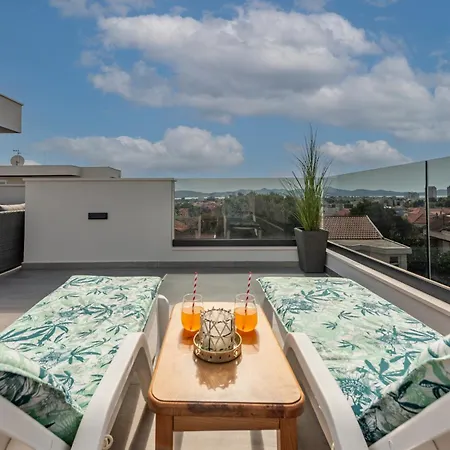 Deluxe Anelle With Jacuzzi Apartamento Zadar