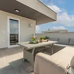 Deluxe Anelle With Jacuzzi * Zadar