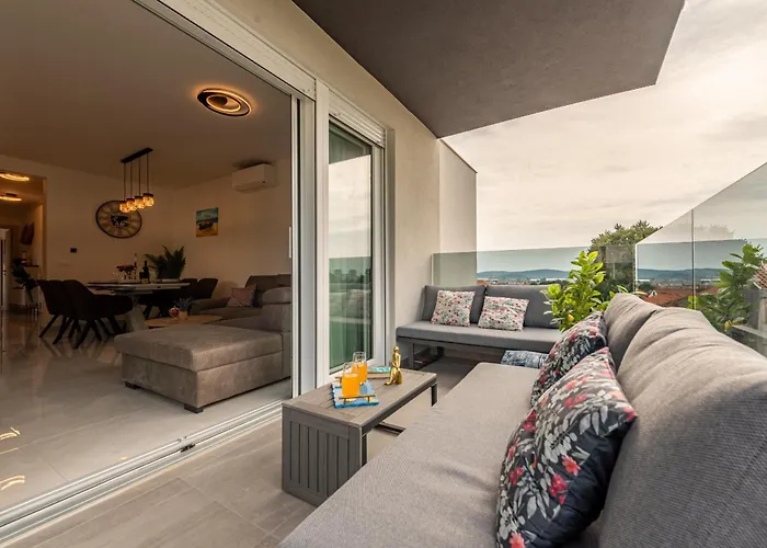 Deluxe Anelle With Jacuzzi Apartament *