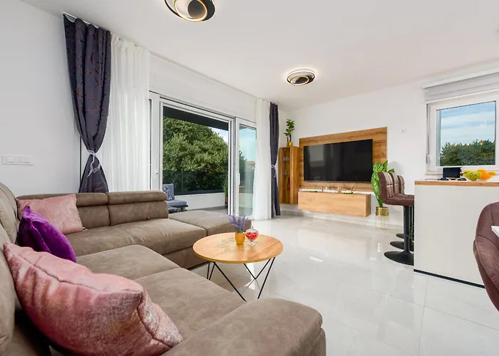 Apartament Deluxe Anelle With Jacuzzi Zadar