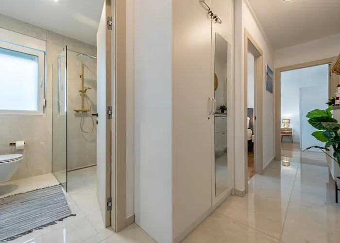 Deluxe Anelle With Jacuzzi Apartament